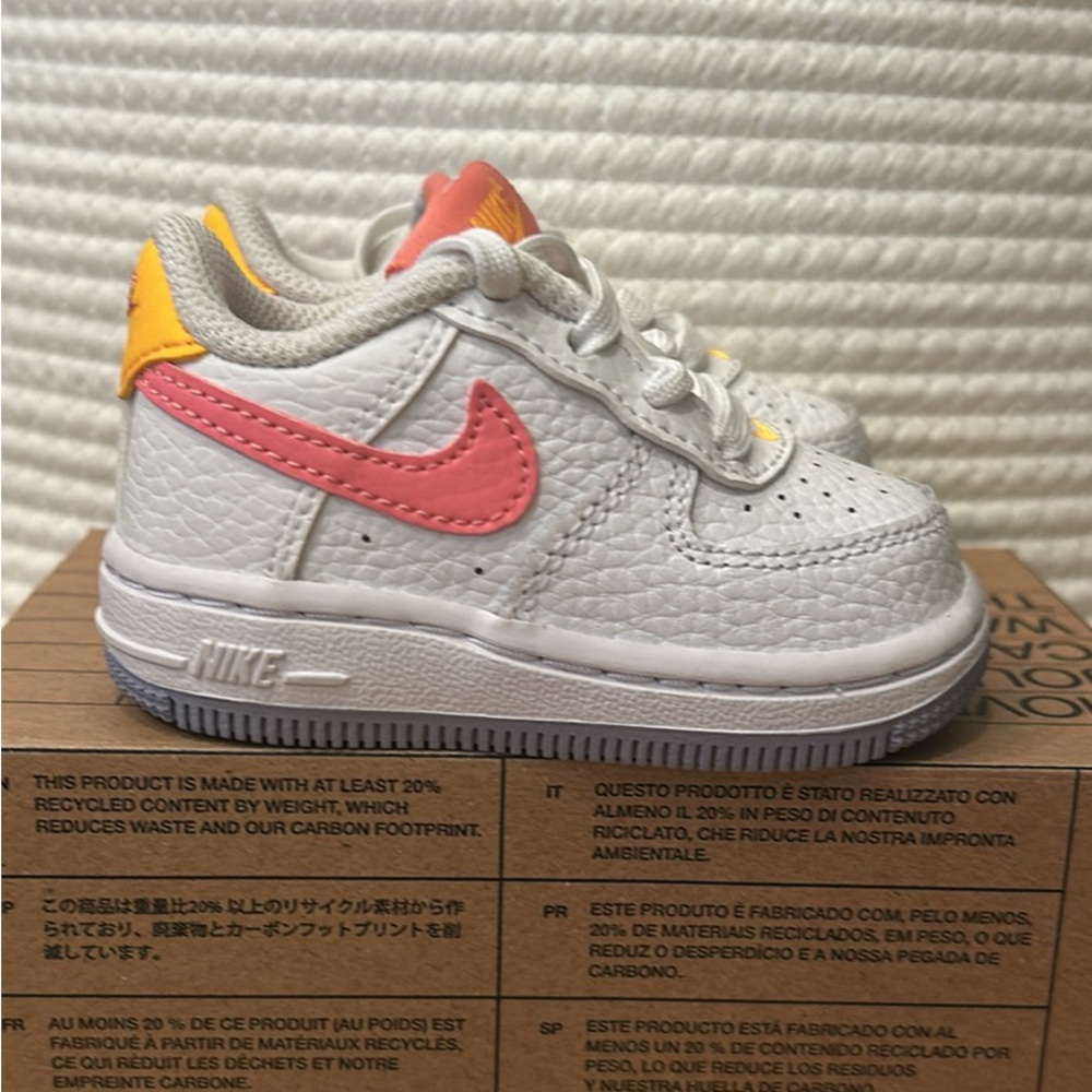 NIKE AIR FORCE 1 LOW - Kids size 3c
